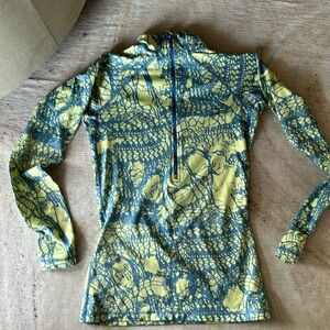 Nike pro happy zip pullover jacket size small